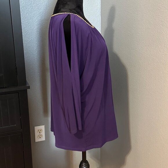 Carmen Marc Valvo Woman Blouse 1X Purple Chain Neckline Top Cold Shoulder Draped - Picture 7 of 7